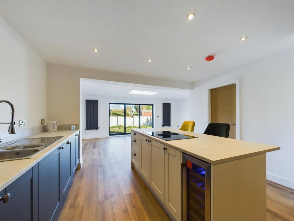 Kitchen/Diner/Living Area