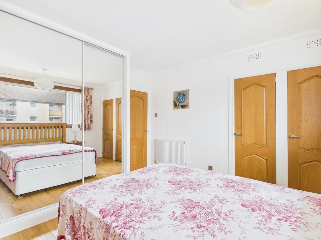 CAM05526G0-PR0042...