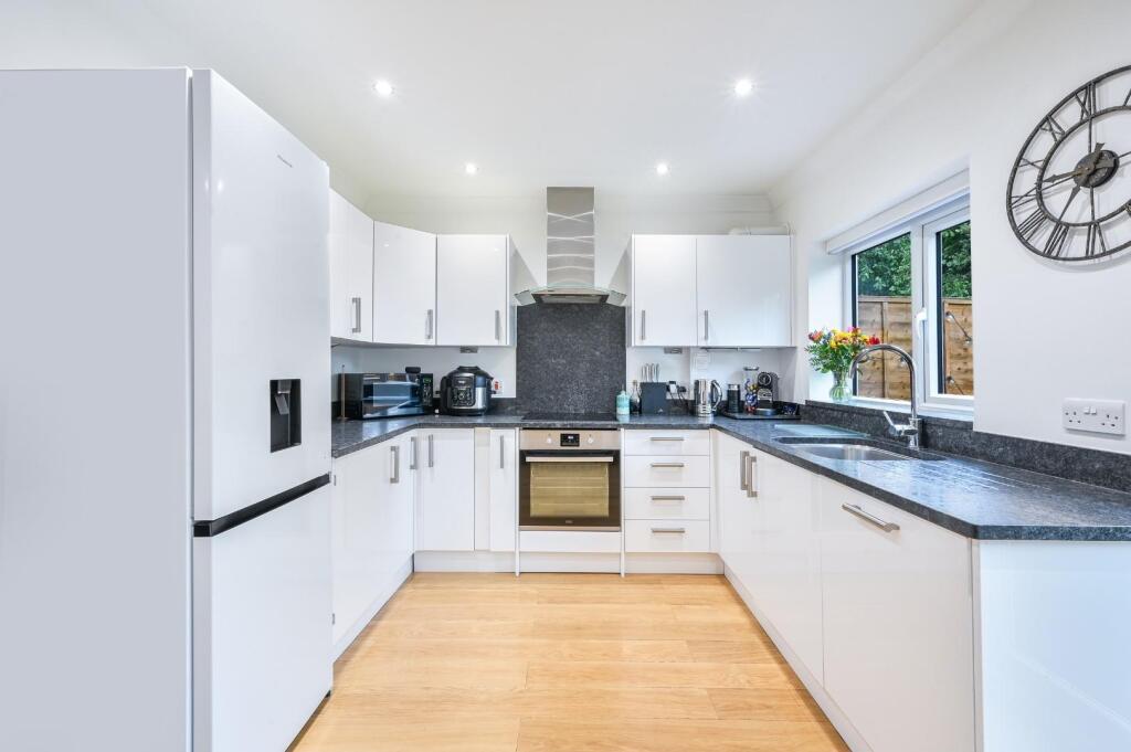 THE HAWTHORNS,  (6).jpg