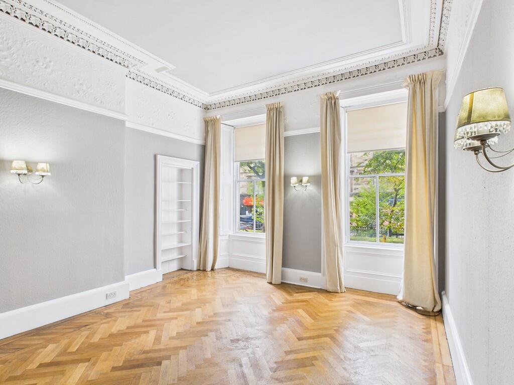 CAM05526G0-PR0033...