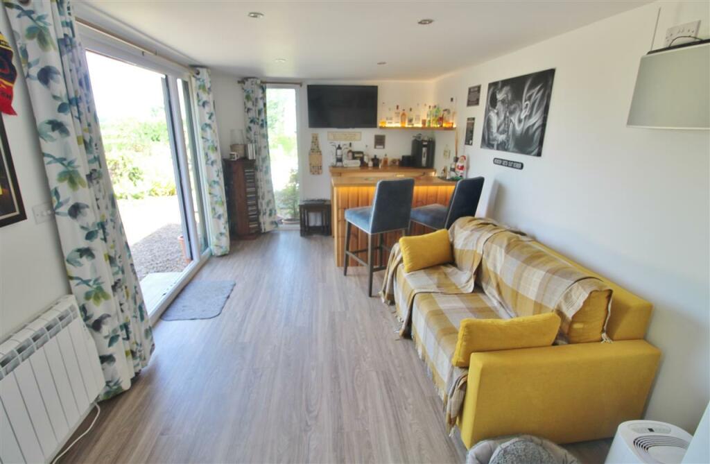 ENTERTAINMENT CABIN