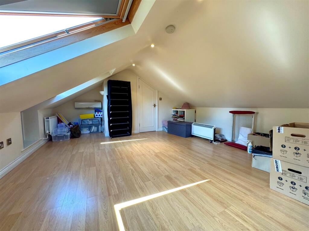 bedroom.jpg