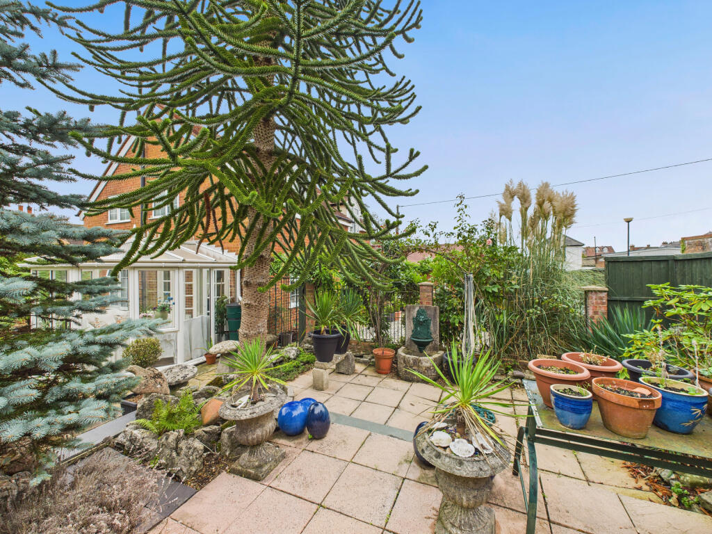 CAM02909G0-PR0488-STILL025