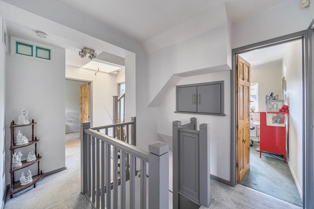 1346854-5-68b9683...