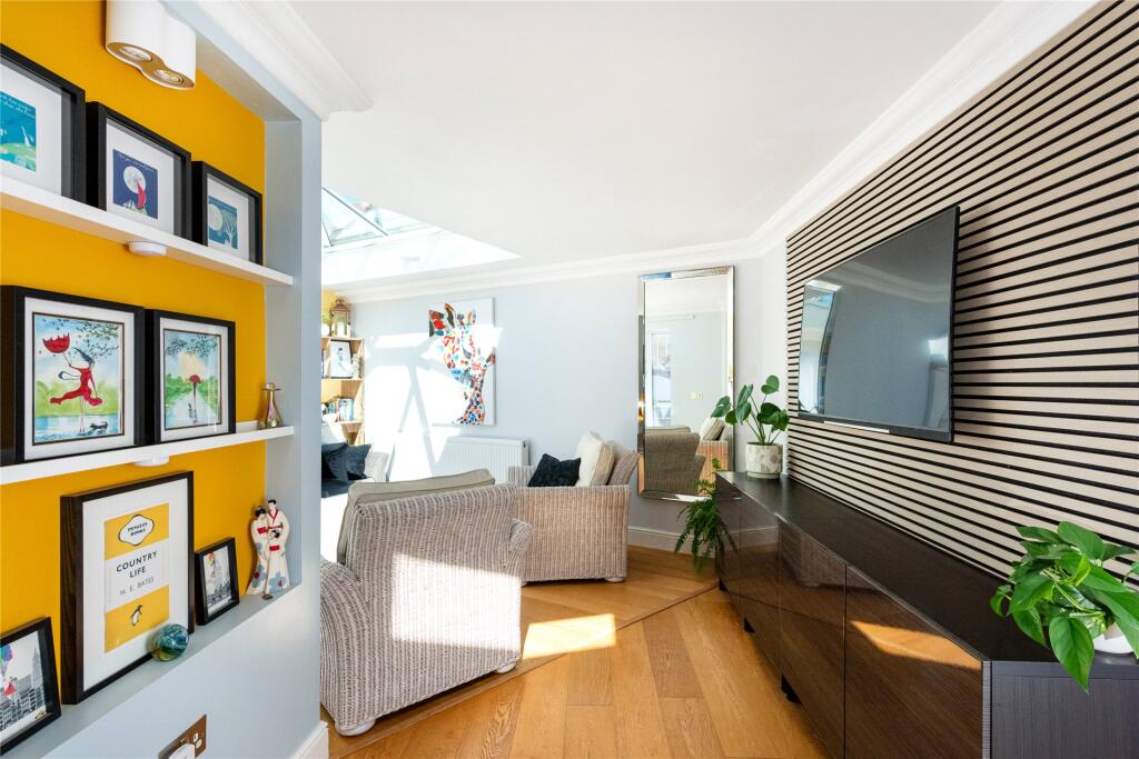 Kitchen/Sun Room