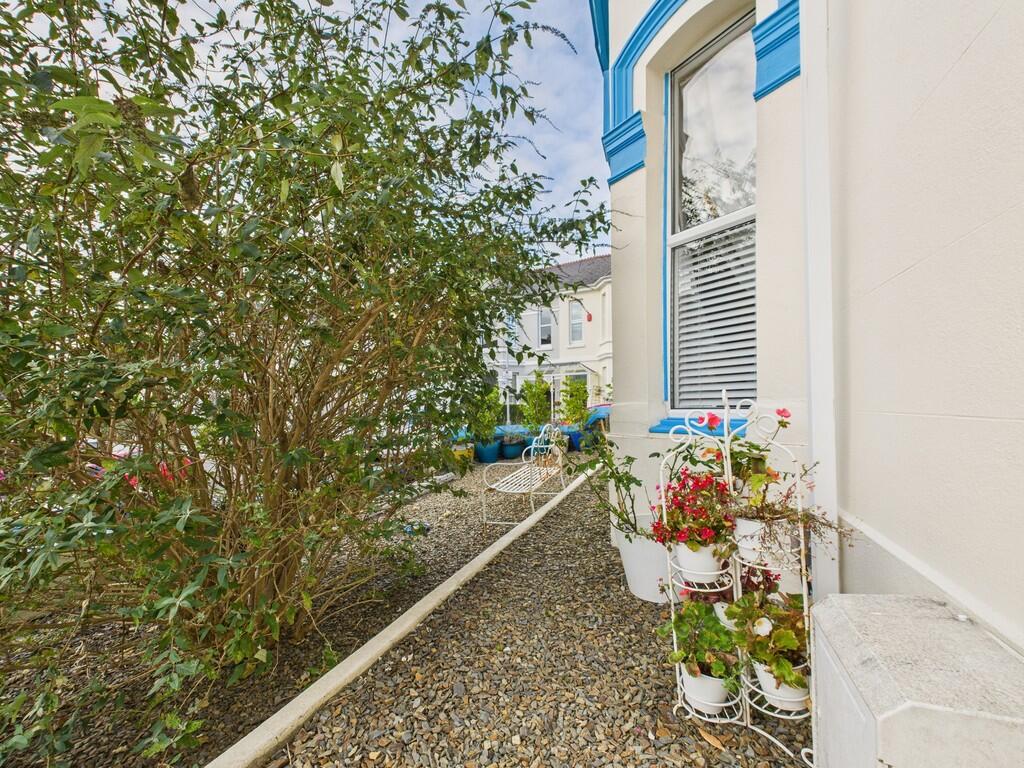 CAM03974G0-PR0224...