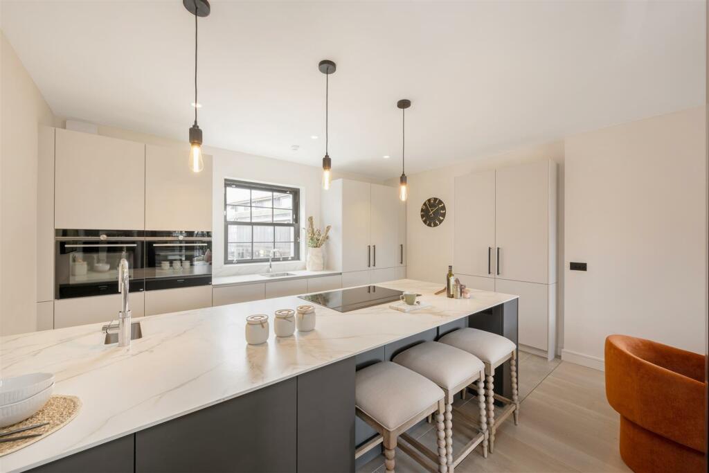 98A Draycott Avenue Hi-1.jpg