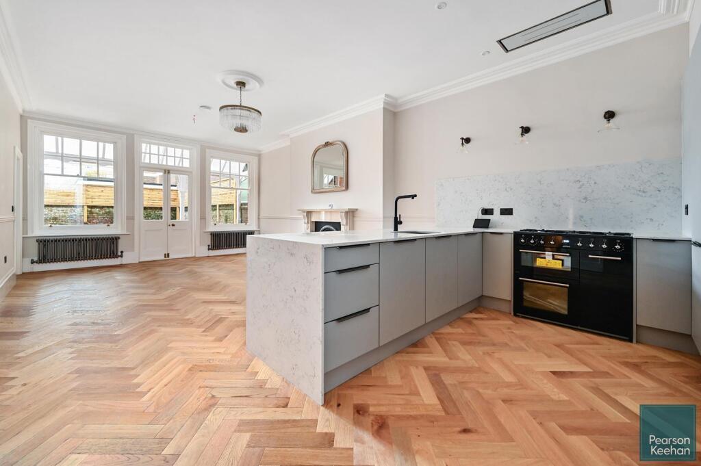 GFF 11 third Avenue, BN3 (10).jpg