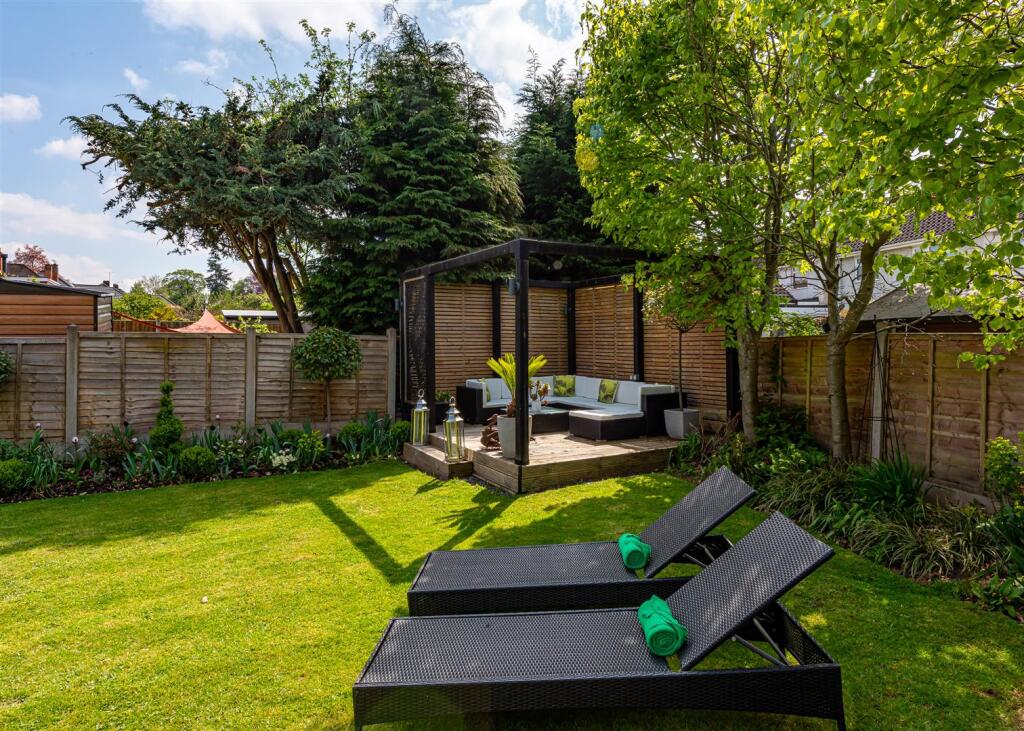 24 Queens Gardens-garden4.jpg