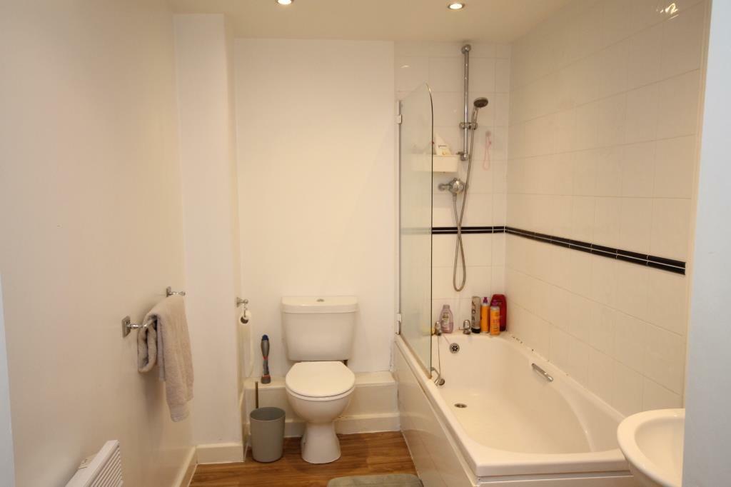 Bathroom (3).jpg