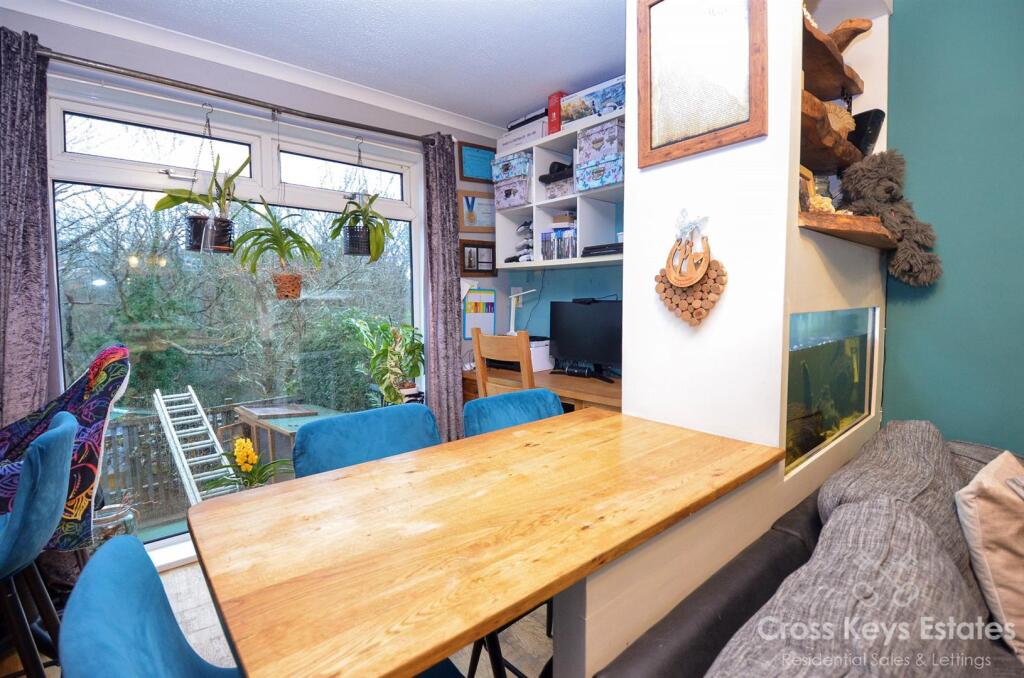 Sitting Room/Dining Room