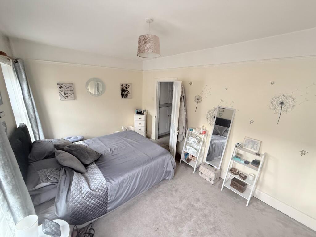 4DAA799D-2551-4C11-B5F3-8508CCC9B22F