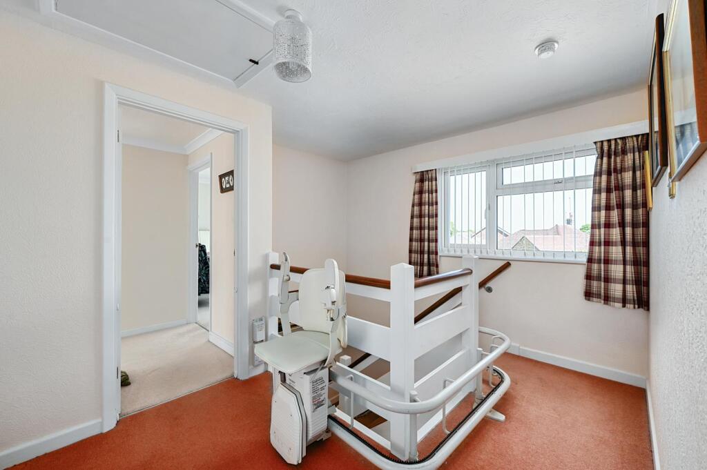 27 Saltdean Way TN39 (21).jpg