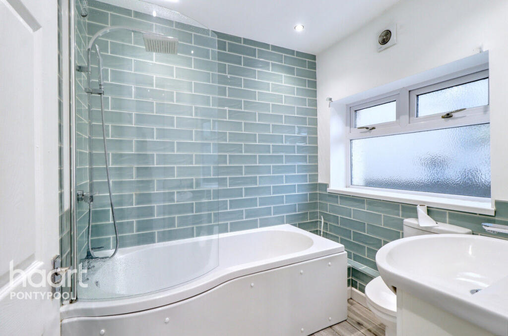 Elgam Avenue, Pontypool