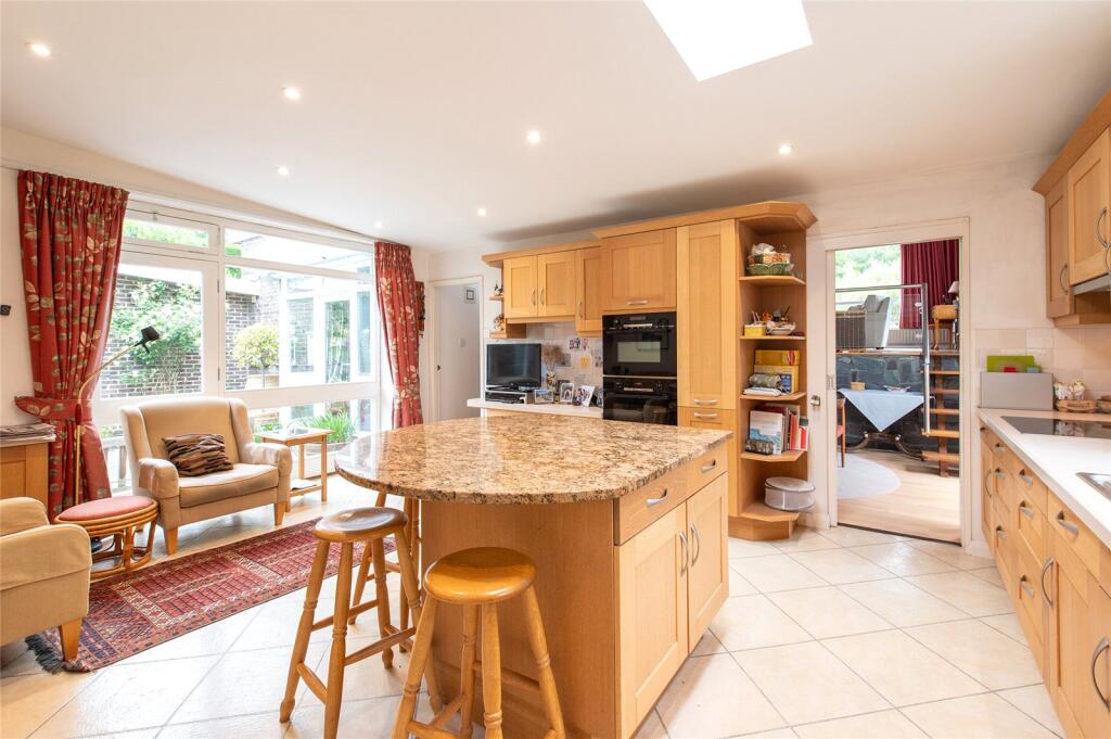 Kitchen/Breakfast Rm