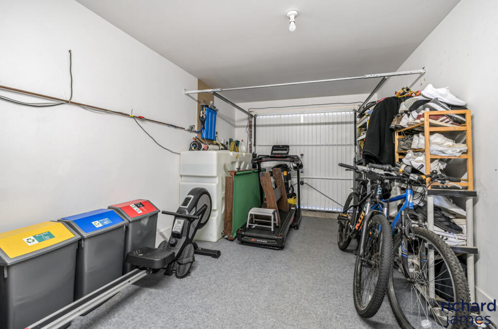 9331a9fcc3b842a99853b5774f860d30