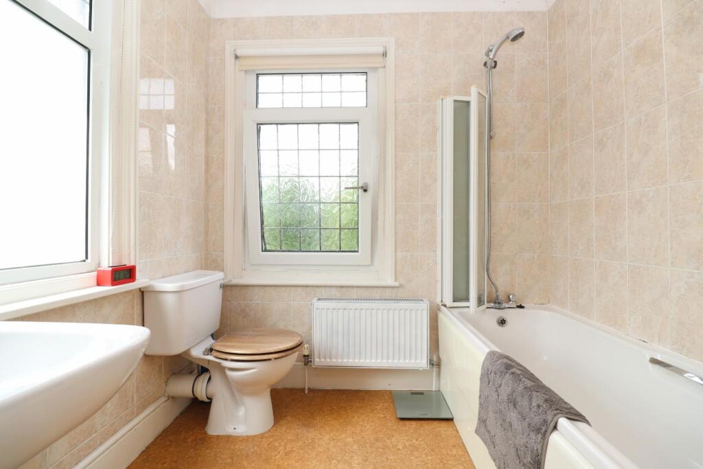 En-suite Bathroom / WC