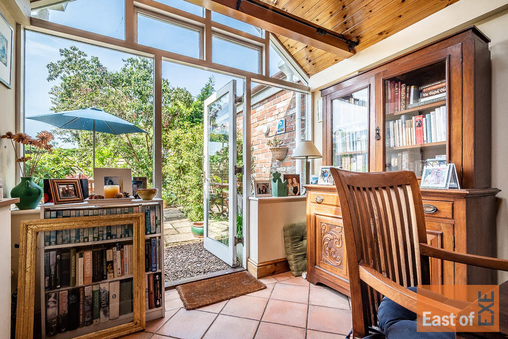 Victoria House - ...