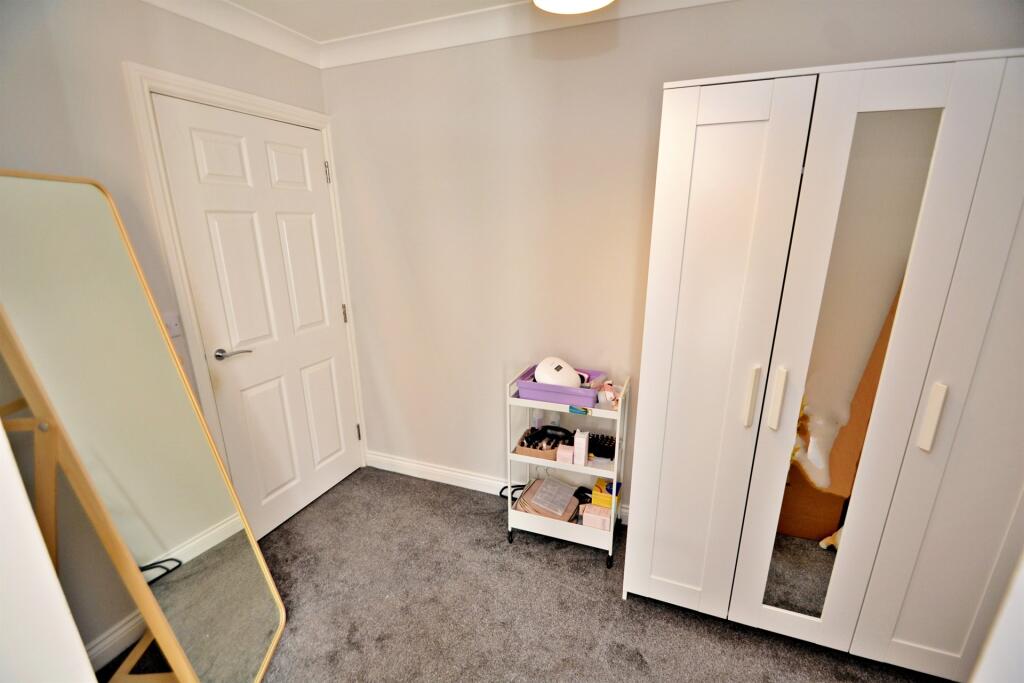 Dressing Area to Bed