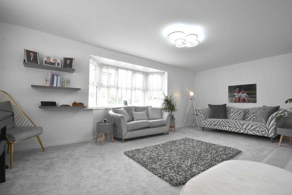 Living Room-min