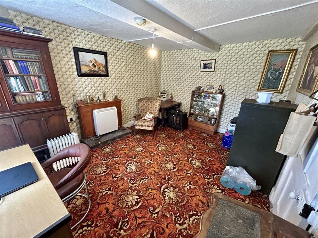 SITTING ROOM