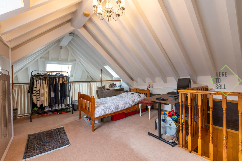 29 Oak Hill, Woodford Green, IG8 9NX-18