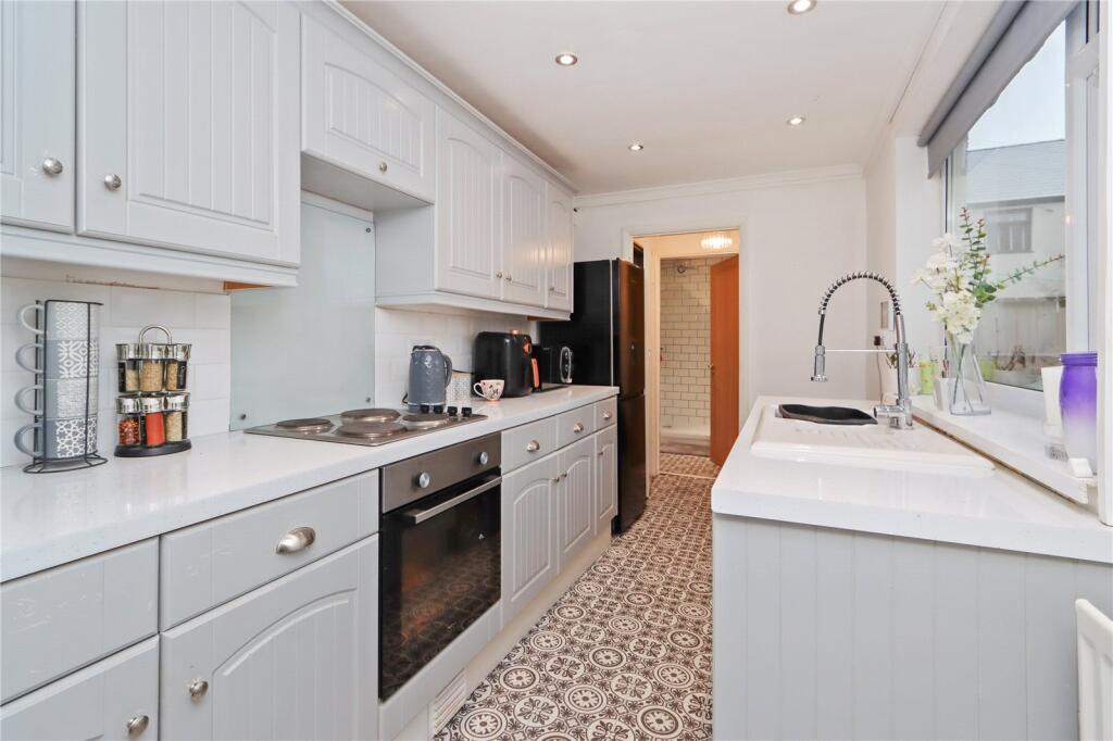 Kitchen Pic 1