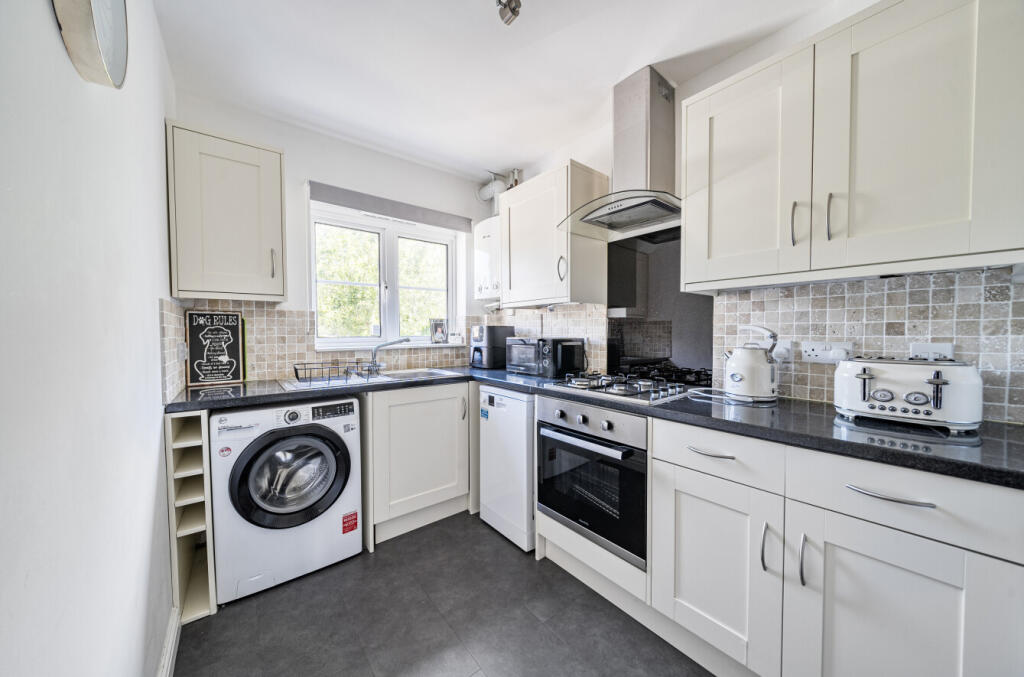 1320641-3-686e3ec...