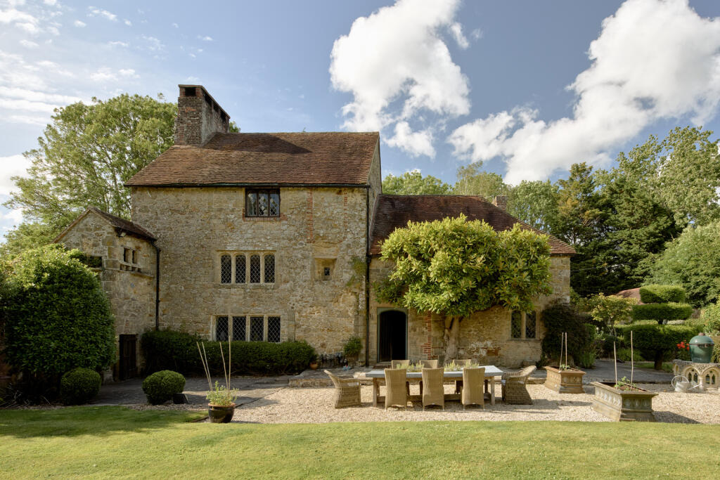 220494 - New Place Manor, Pulborough, RH20 05.jpg