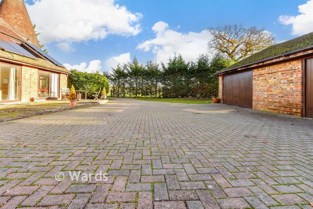 Driveway/Parking