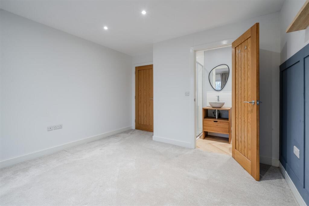 Bedroom 4-3.jpg