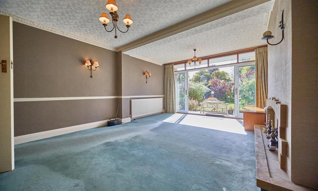 Extended Lounge to Rear