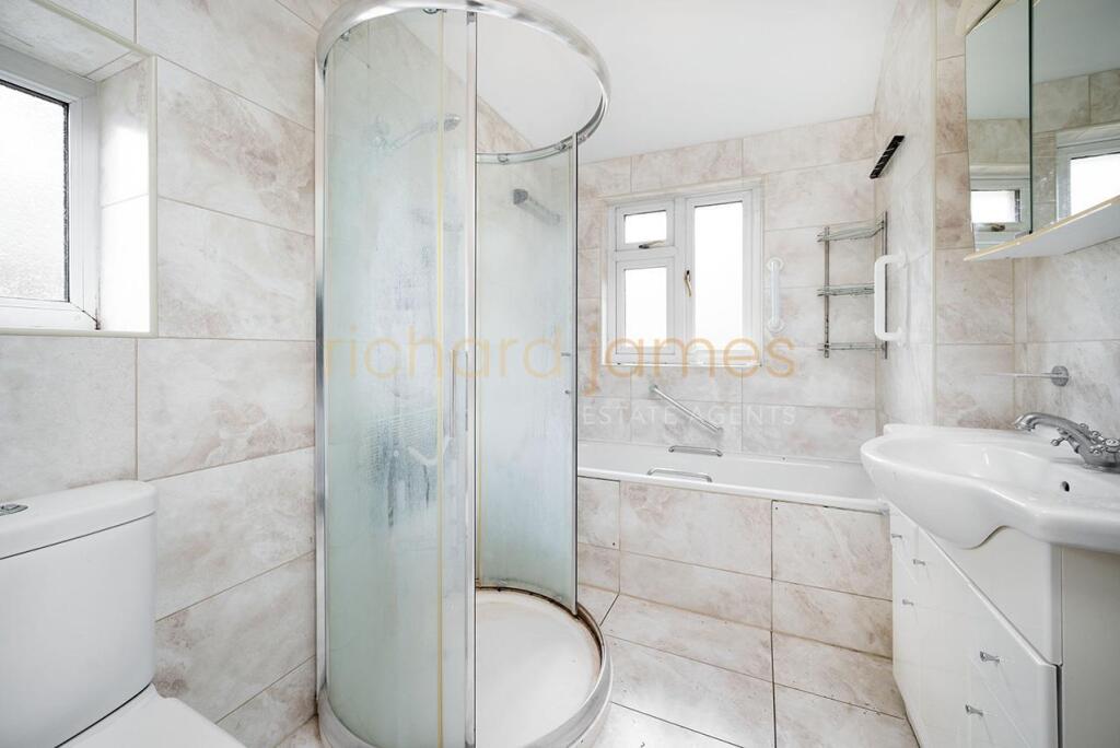 Glenwood Road, Mill Hill, NW7