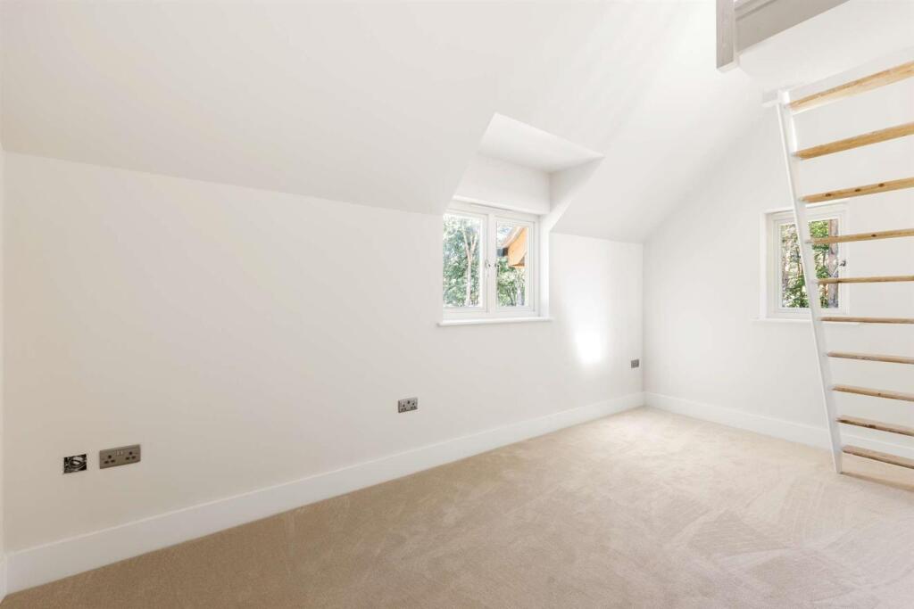 Oak Lodge, Dorking Road, Gomshall, GU5 9NY-22-1920