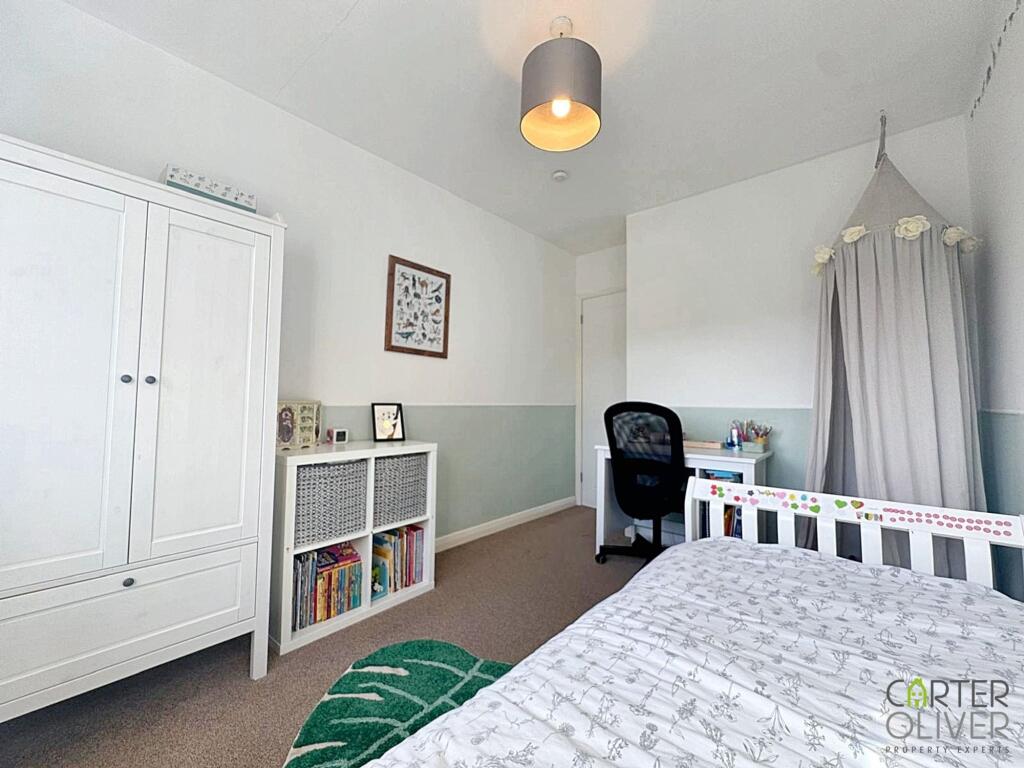 BEDROOM 2