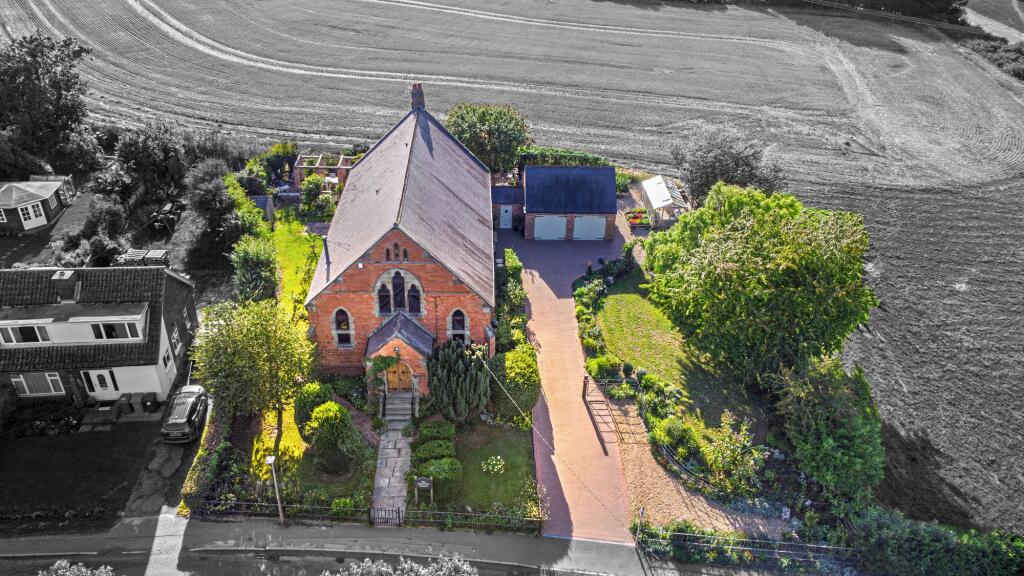 Cleverley zoned garden...