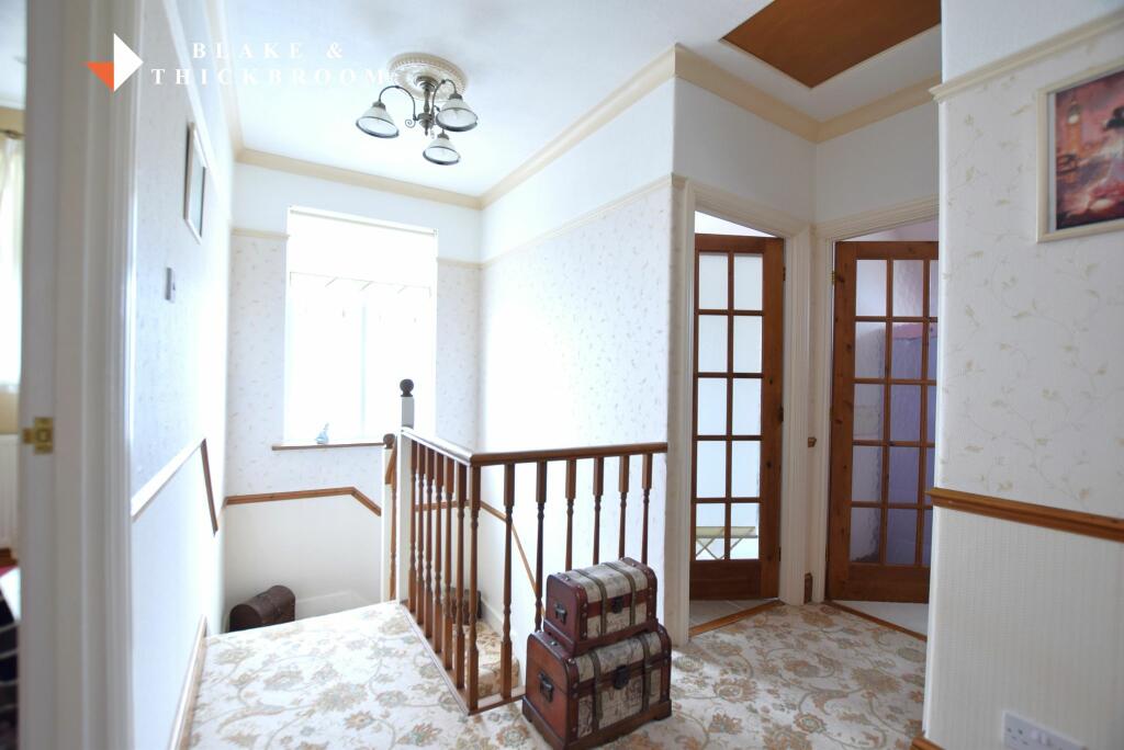 FIRST FLOOR GALLERIED LANDING