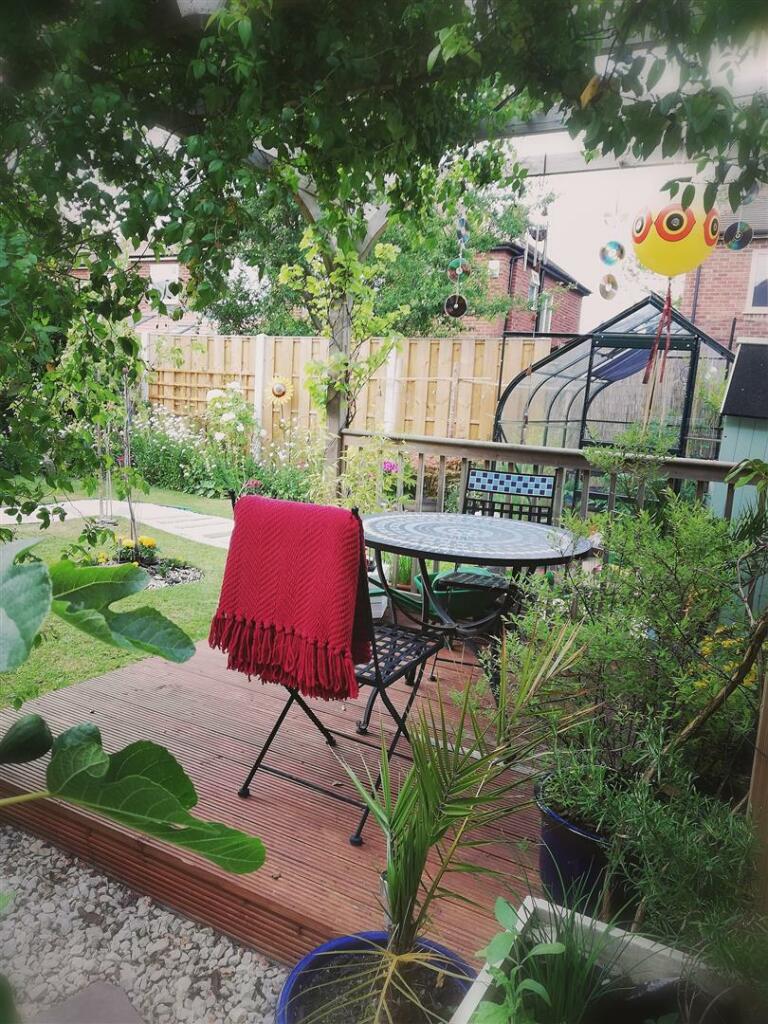 GARDEN IN SUMMER