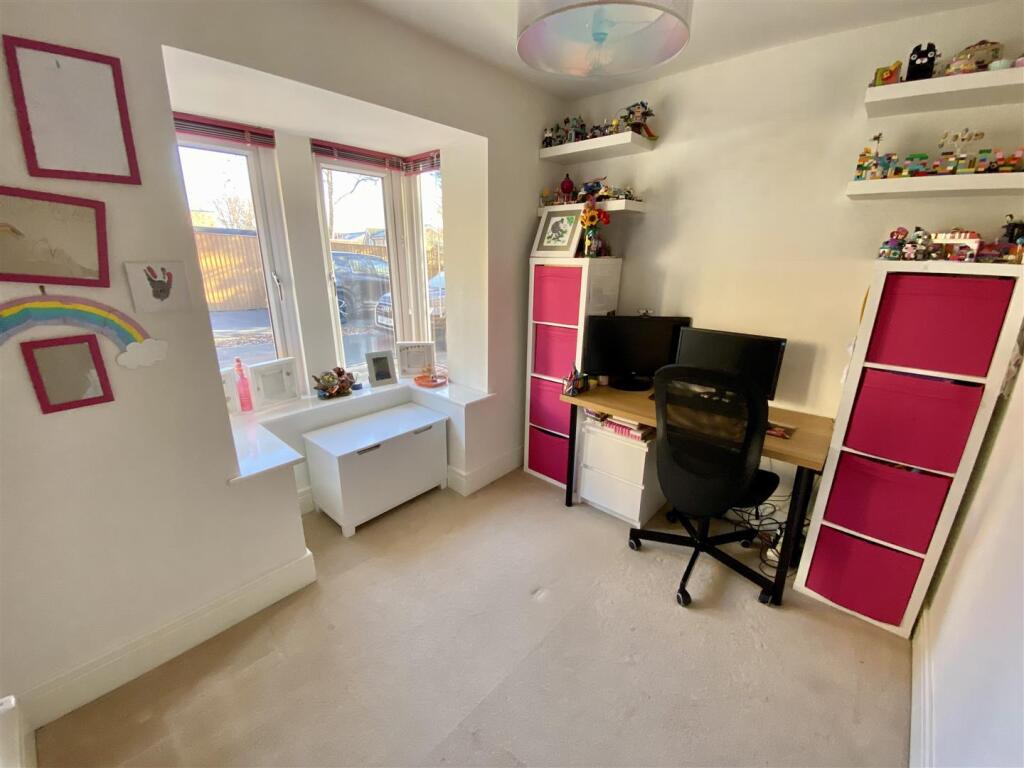 Bramleys Estate Agents - Moorcroft Close - Mirfiel