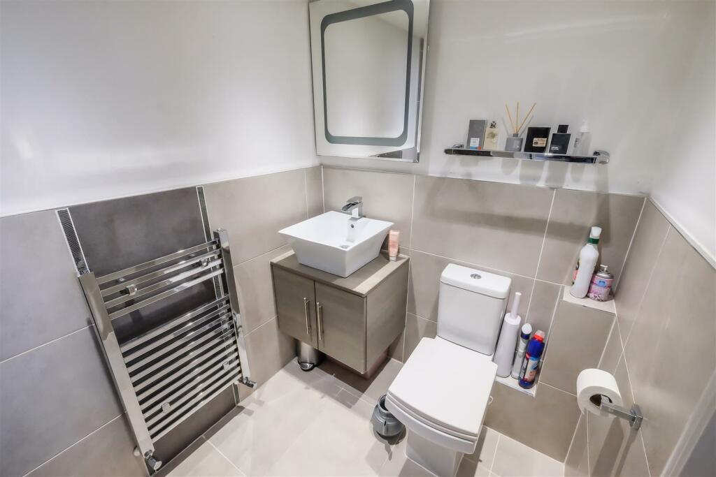 En-Suite (Wet Room)