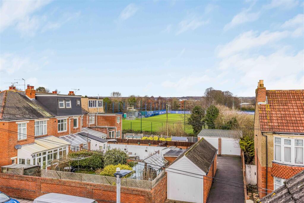 2A Wesley Grove, Copnor-Small-PorticoMarketing-Sol
