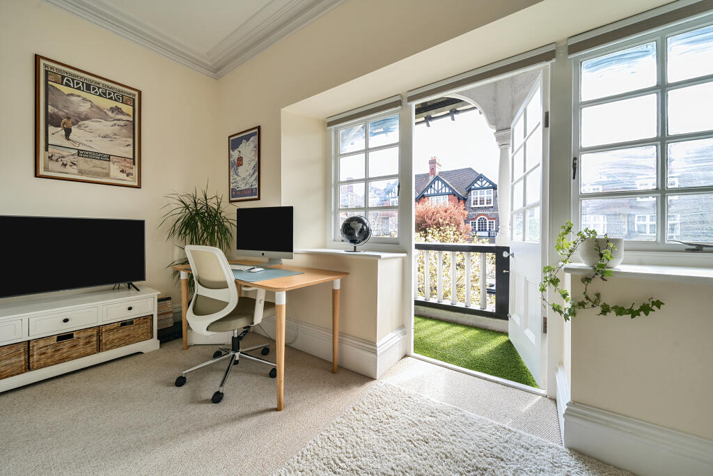 Bedroom/Balcony