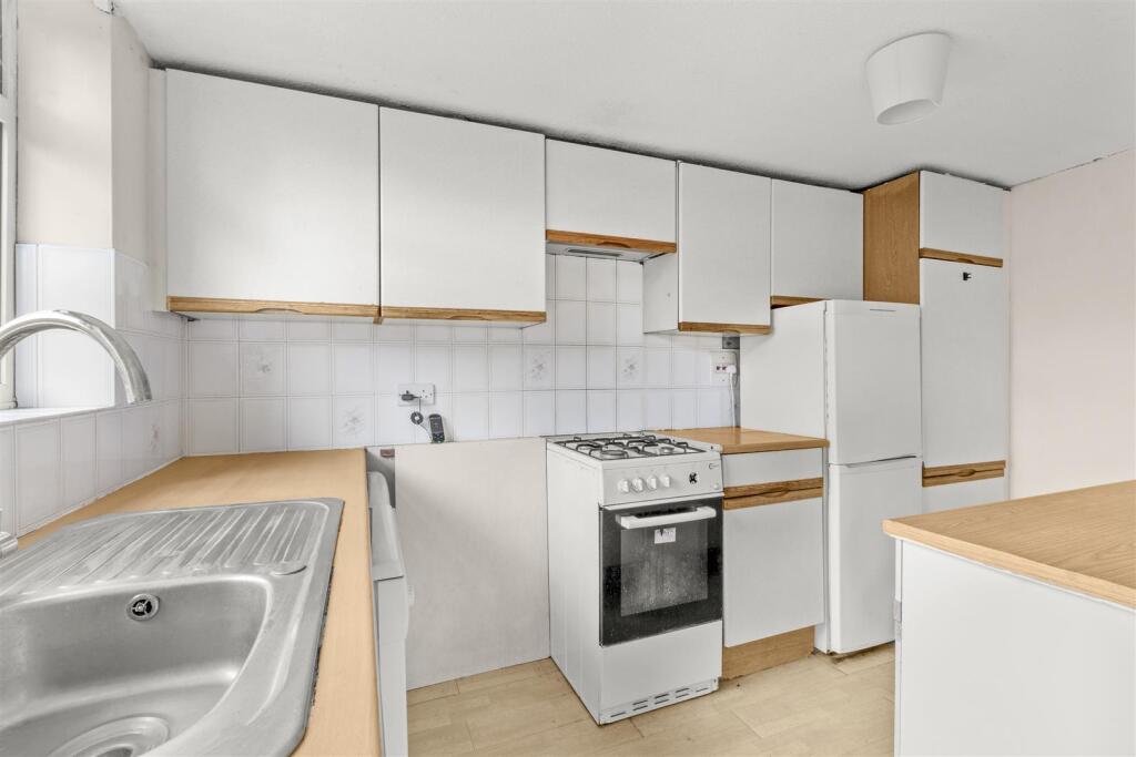 2 Southfield Road, HP13 5LA-11.jpg