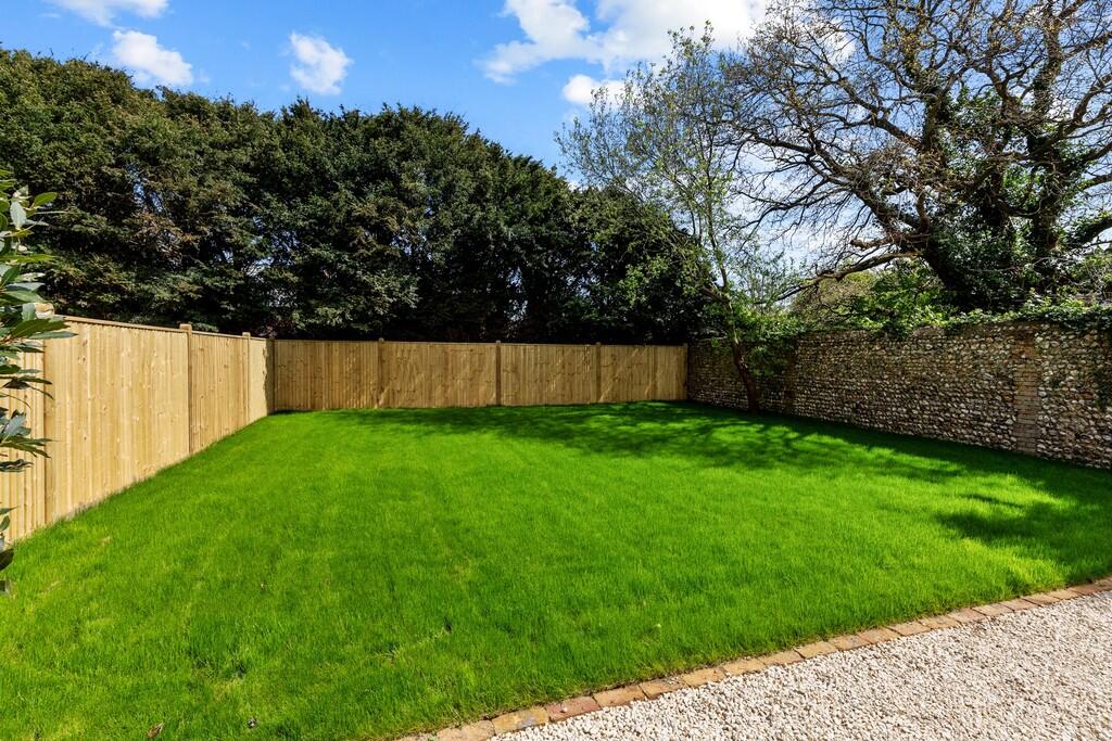 4 Courtwick Park ...