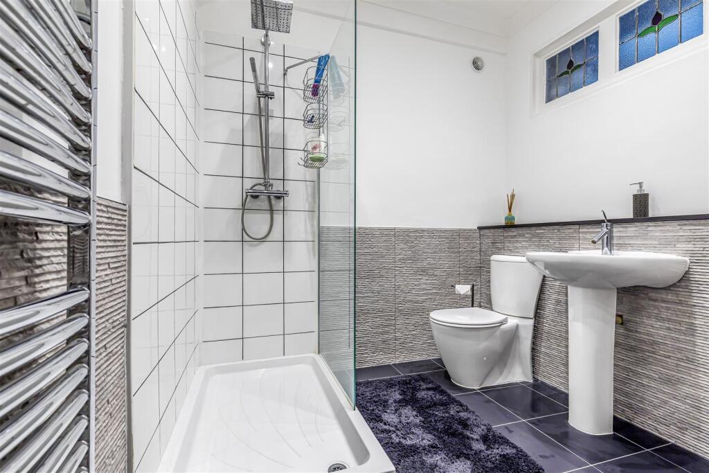 Flat 2 Earls Court, 9 Gervis Road, Bournemouth-Por