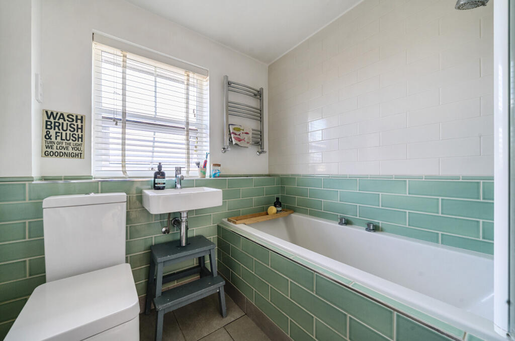 1340066-7-689ef9d...