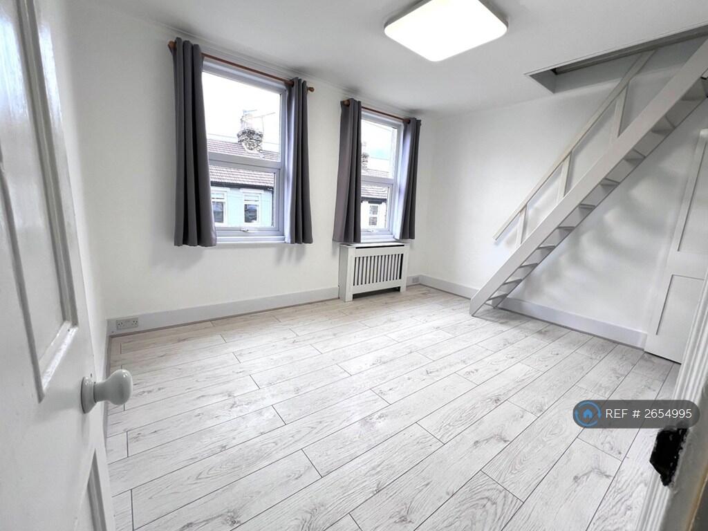Bedroom 1 ( Unfurnished)