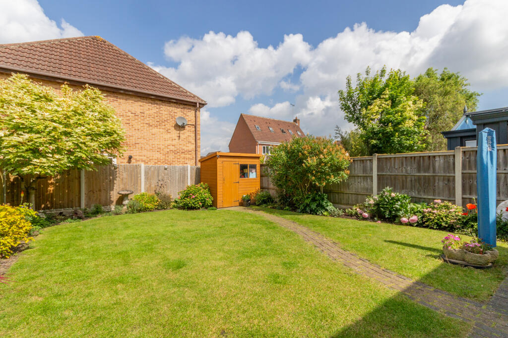 6 Realm Close Rear Garden