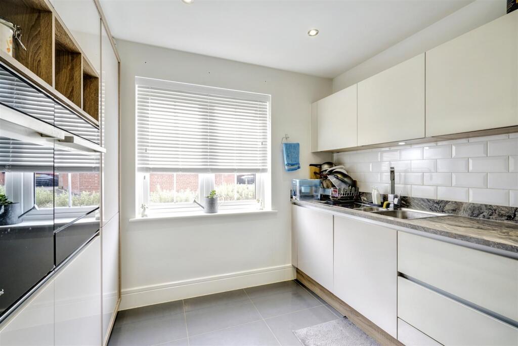 Kitchen 1_2.jpeg