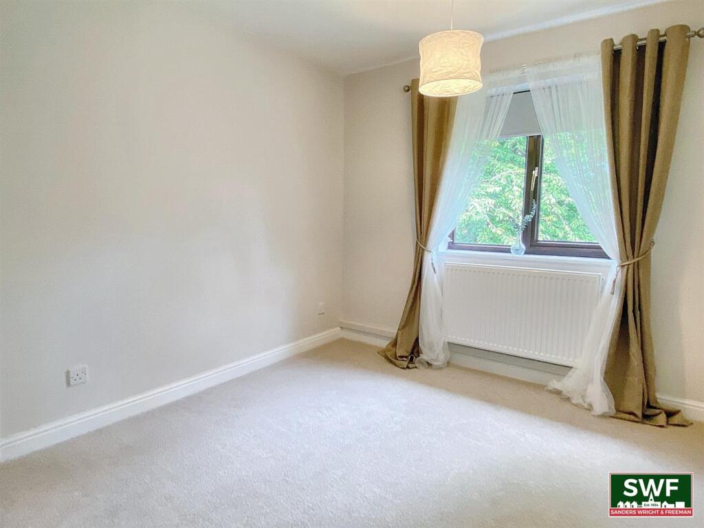 Bedroom.2.jpg